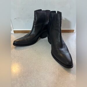 Dingo Black Leather Heeled Ankle Boots